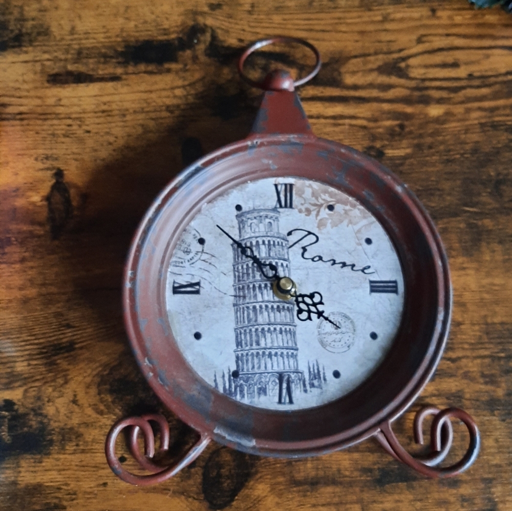 Rustic Clock In Great Condition - Picture 4 of 8